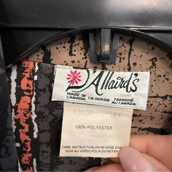 Vintage D’Allaird’s Tie-Neck Blouse | Abstract Earth Tones | Size 14 - Picture 4 of 5